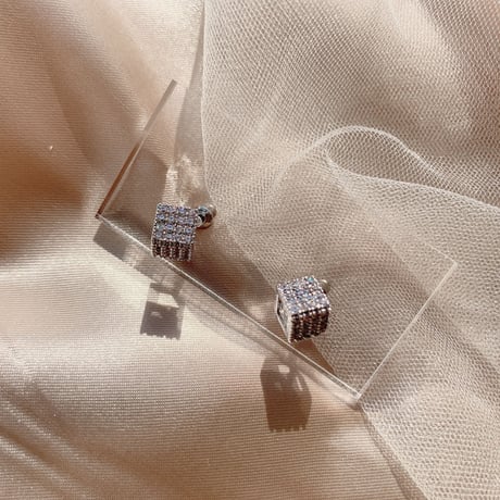 stone cube pierce
