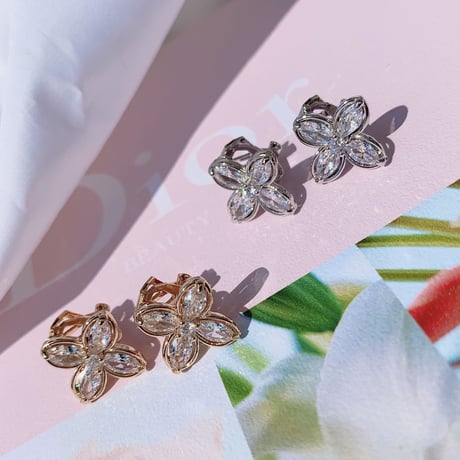 one point flower earring