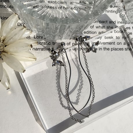 butterfly stone curve × chain earring/pierce