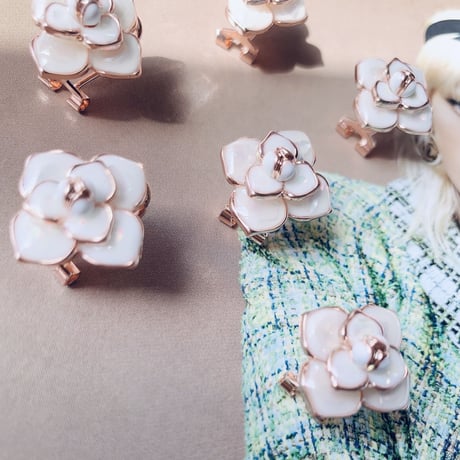 white flower  pink gold pierce/earring