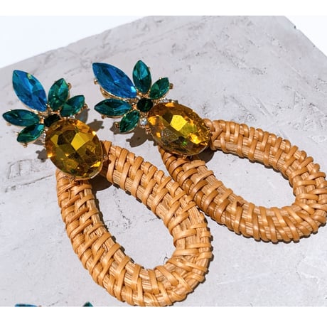 pineapple lantern pierce