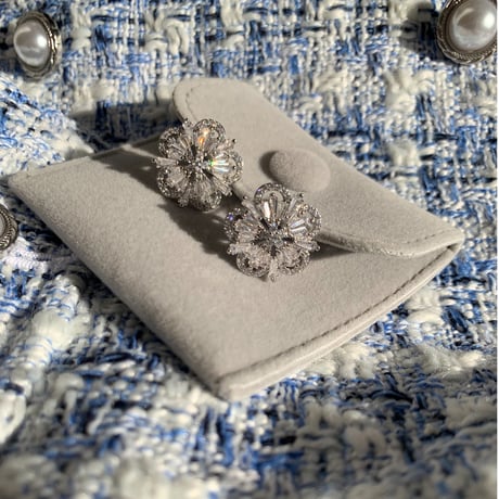flower stone pierce