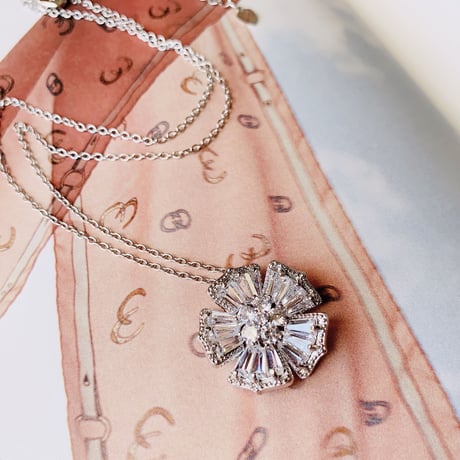 flower  shine necklace