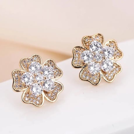 happy clover zirconia pierce