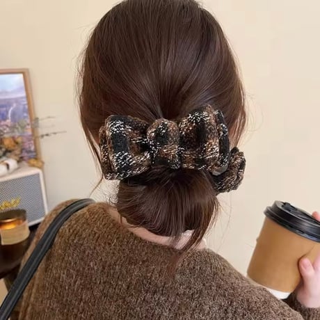 check ribbon hair clip