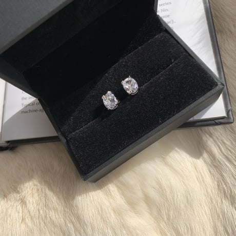 stone one point pierce