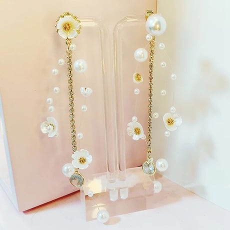flower × pearl 2way  pierce