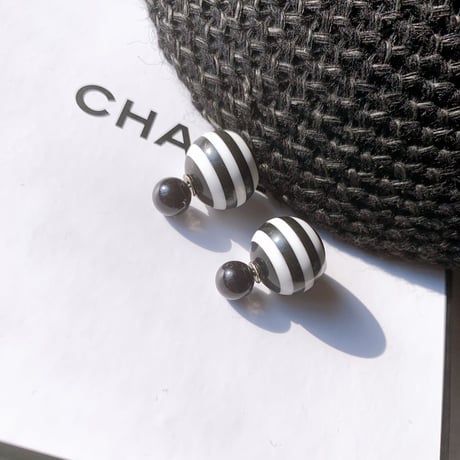 black × white bowl catch pierce
