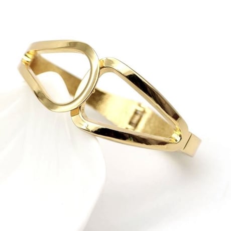 metal overlap bangle