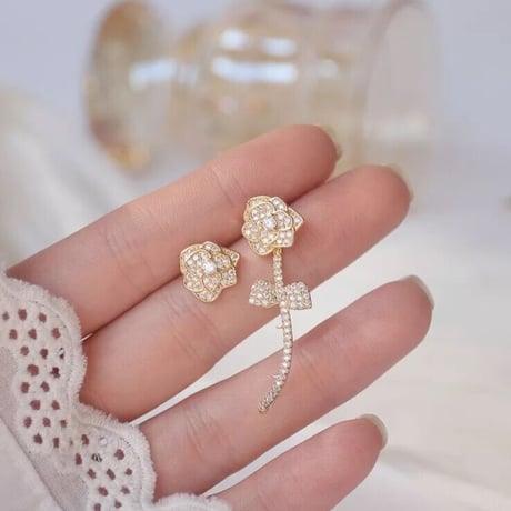 rose asymmetry pierce