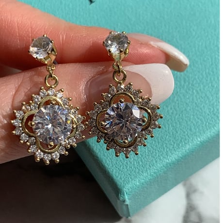stone flower pierce