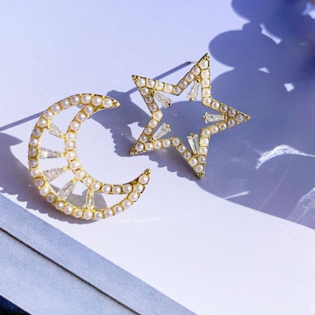 moon × star pearl stone pierce