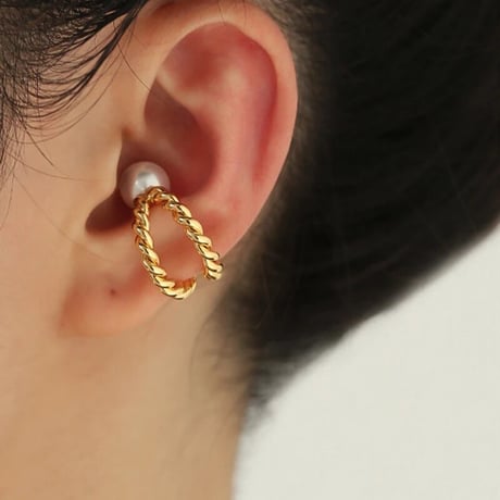 gold × pearl ear cuffs