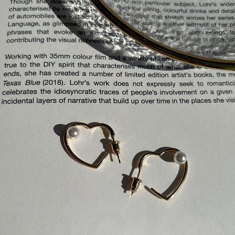 heart × pearl hoop pierce