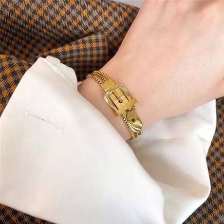 belt gold bracelet