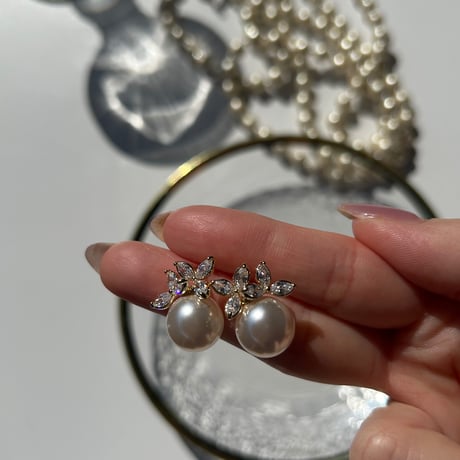 stone × pearl  pierce