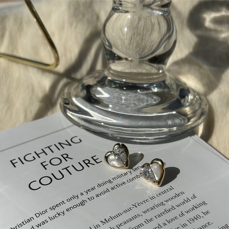 half stone × shell heart pierce