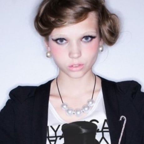 pearl pin brooch