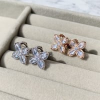 one point flower earring