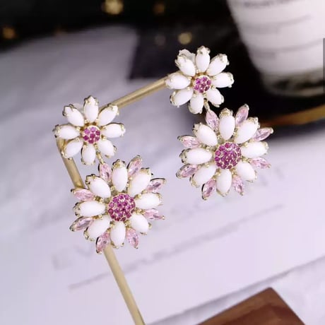double marguerite pierce