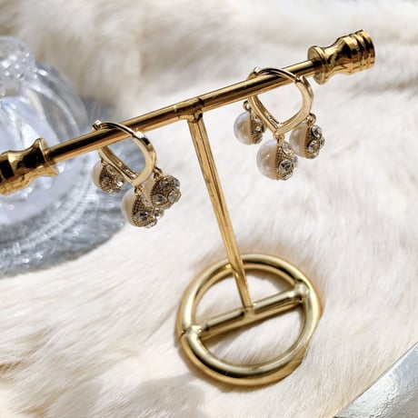 stone ×  pearl bowl loop pierce