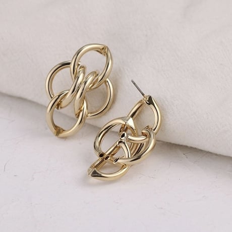 gold geometry  pierce