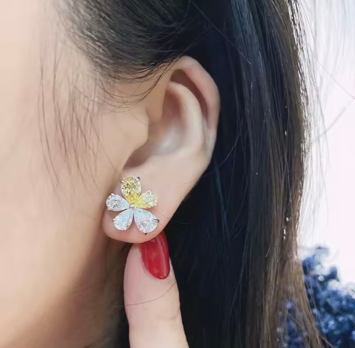 clear × yellow flower pierce | Lumiere jewelley
