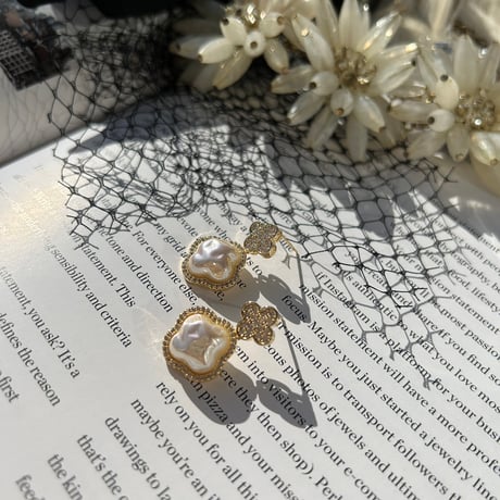 double flower baroque pearl pierce