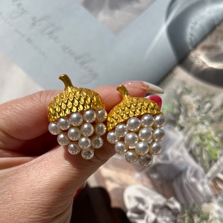 vintage pearl strawberry pierce