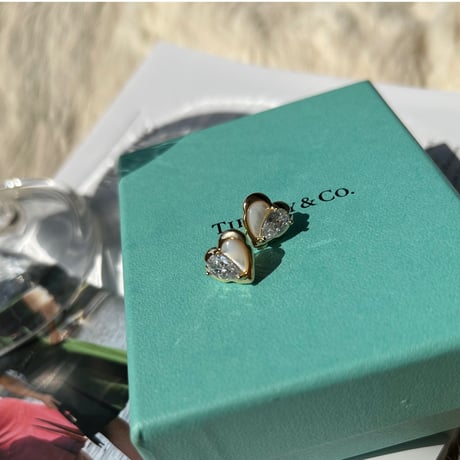 half stone × shell heart pierce