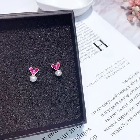 small heart × pearl pierce