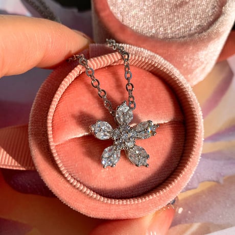 zirconia  flower stone necklace