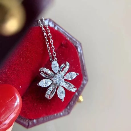 flower zirconia necklace