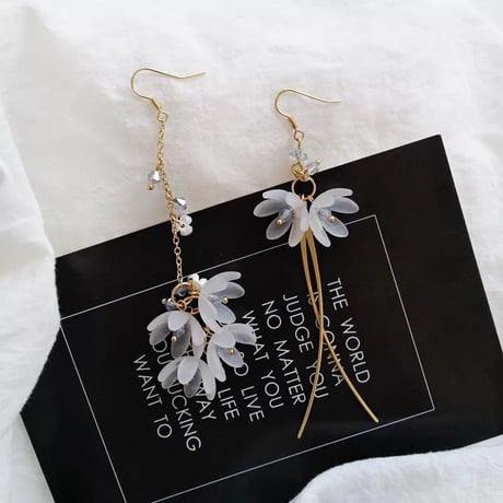 flower  asymmetry hook pierce/earring