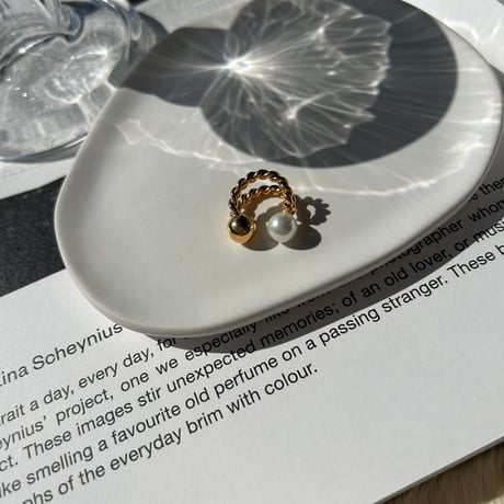 gold × pearl ear cuffs