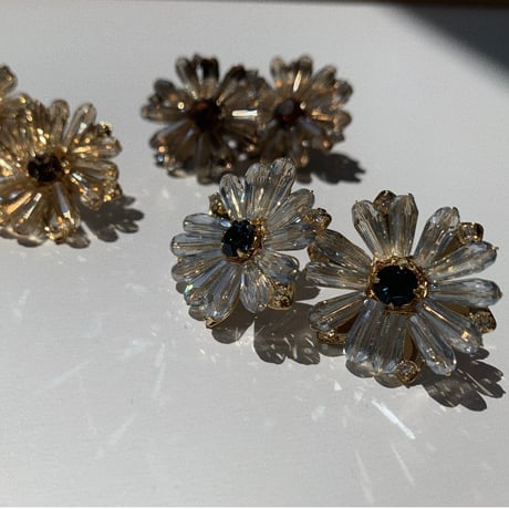 daisy flower pierce