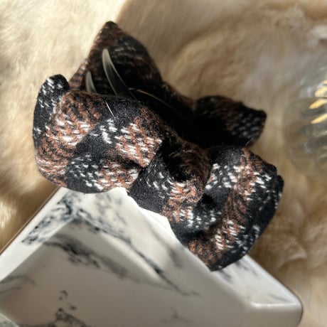 check ribbon hair clip