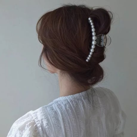 clear × pearl hair clip5