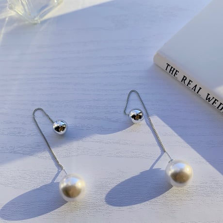 pearl × bowl chain pierce