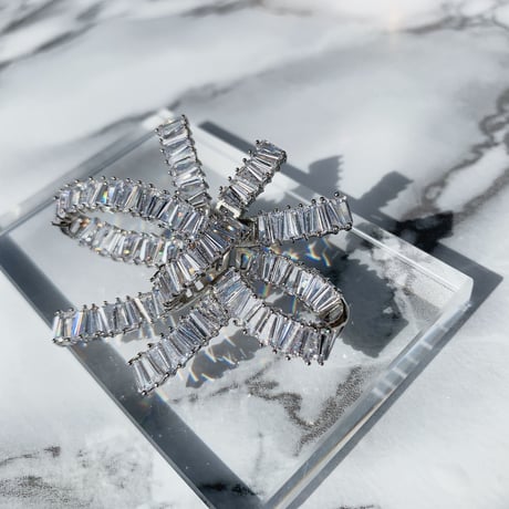 solid cord  brooch