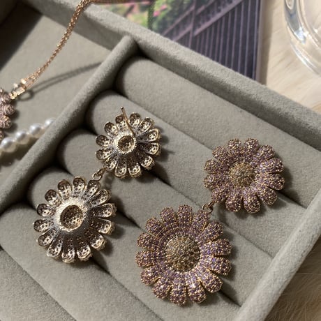 marguerite pink stone pierce