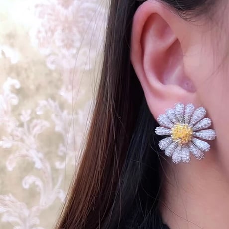 daisy stone  pierce