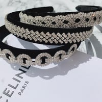 stone × velvet hair band