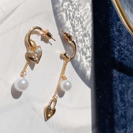 heart key  pearl asymmetry pierce