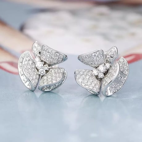 stone curve one point pierce