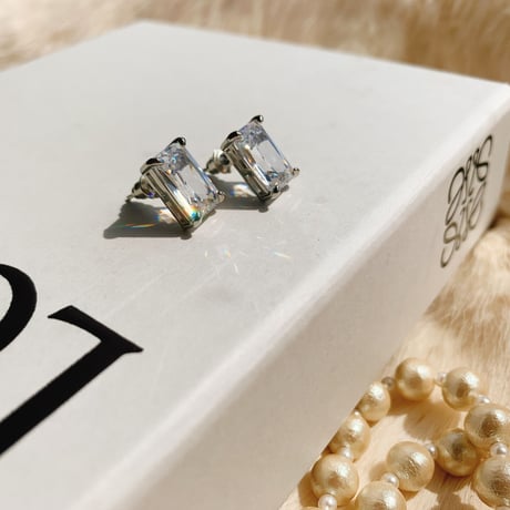 square  stone pierce