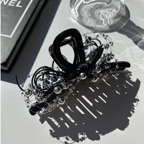 ribbon × silver ball hair clip