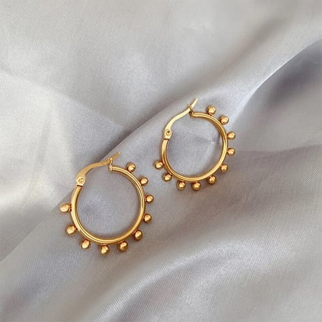 simple gold bowl hoop  pierce
