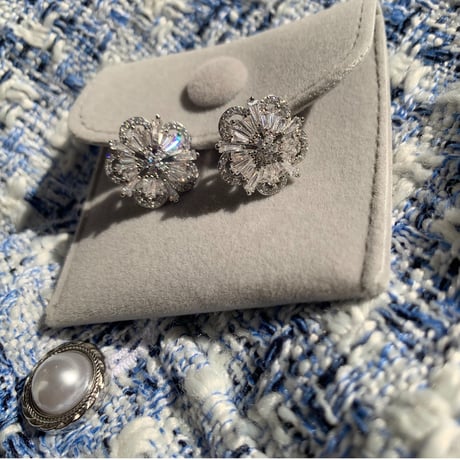 flower stone pierce