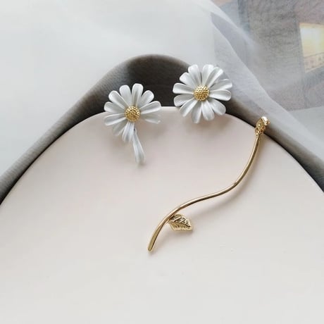daisy asymmetry pierce